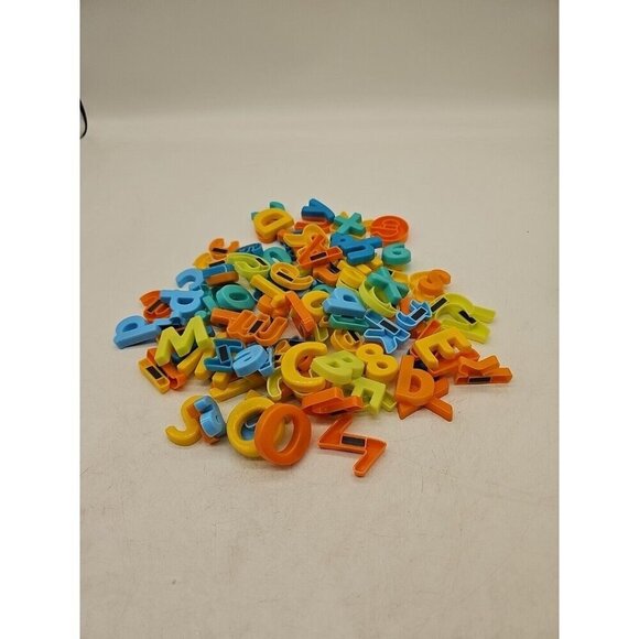 Lot of 112  Pieces Magnetic Alphabet Letters Punctuation & Numbers Pre- Owned - Picture 1 of 6